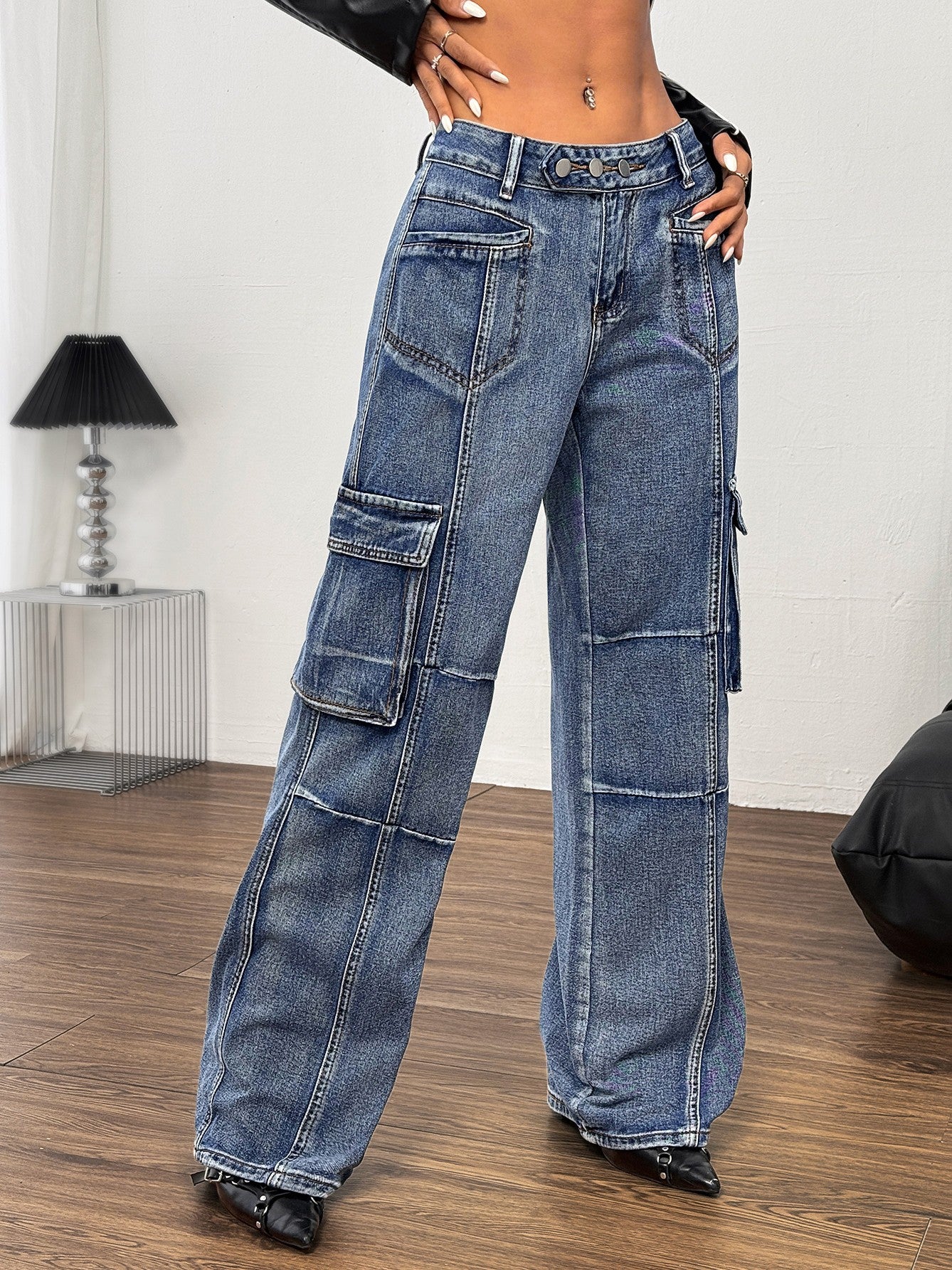 Buttoned Straight Leg Jeans