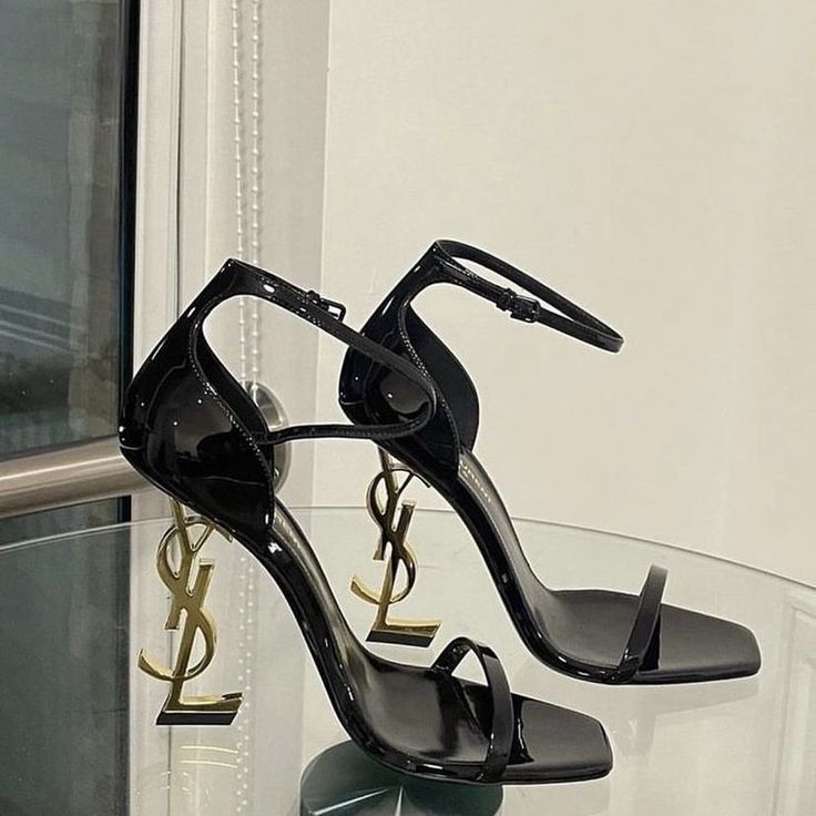 Louis Vuitton High Heels Black