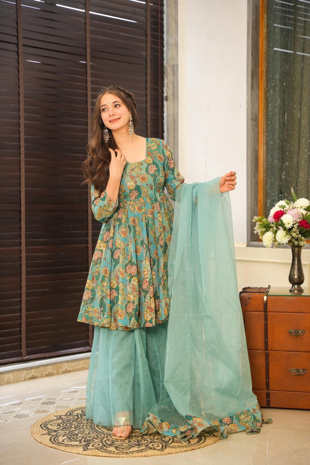 Romainia Embroidery Suit Set