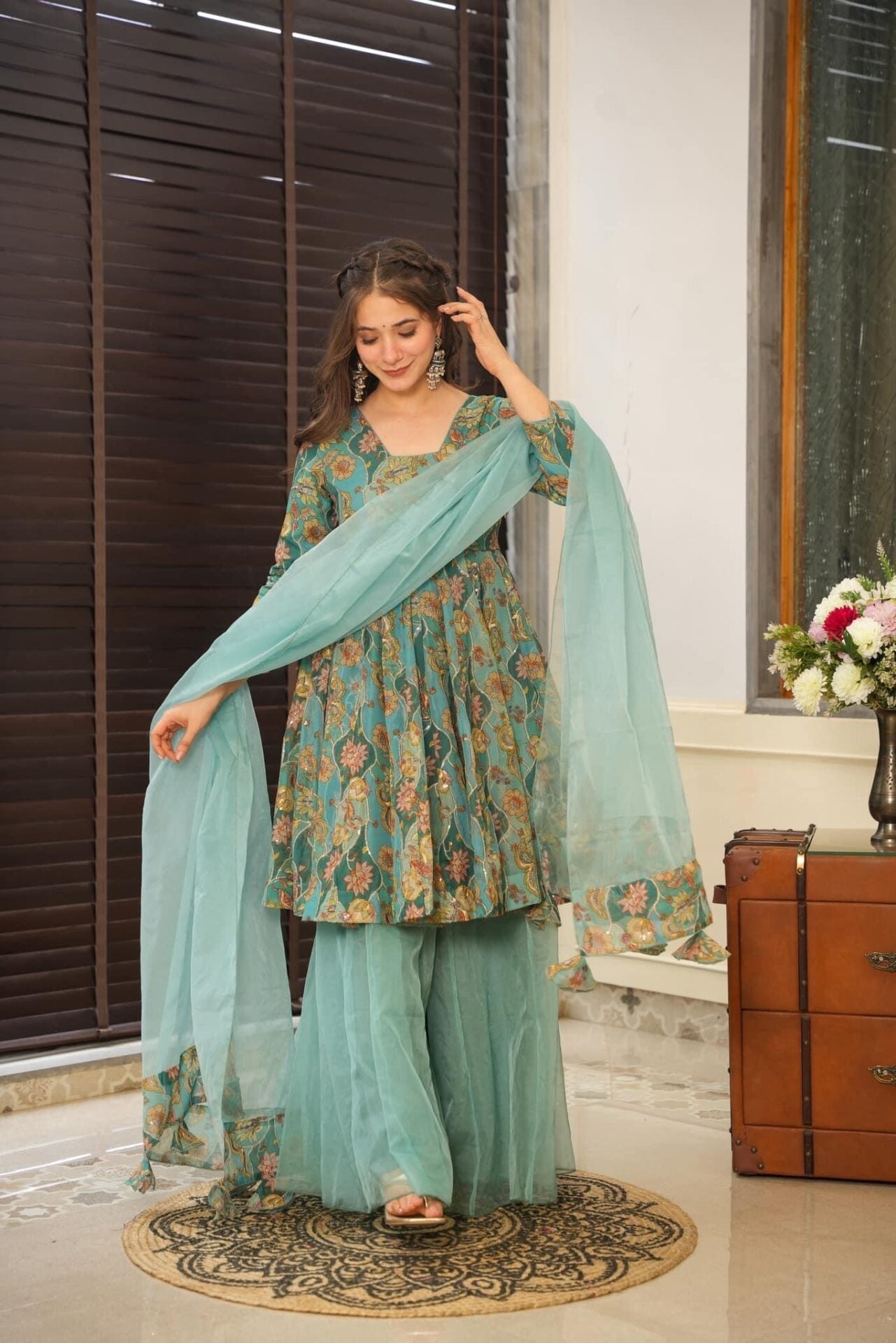 Romainia Embroidery Suit Set