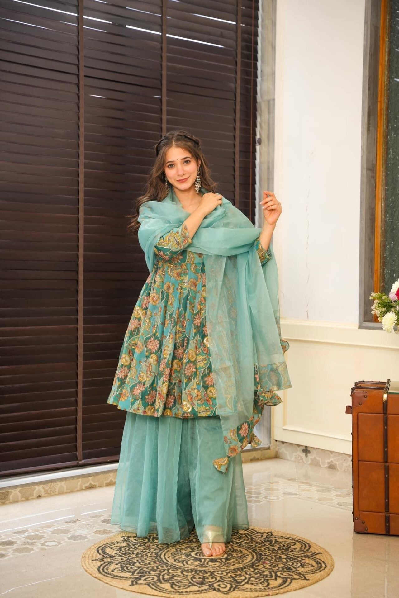 Romainia Embroidery Suit Set