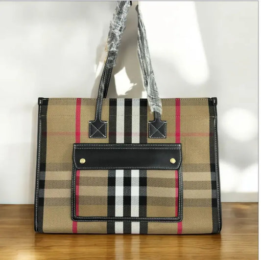 Burberry Freya Signature Large Tote Bag