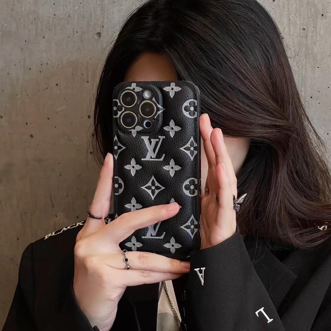 LOUIS VUITTON PUFFY PHONE CASE