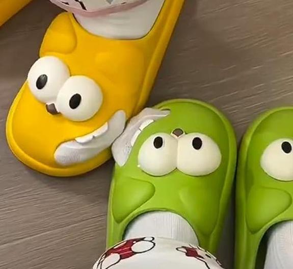 STICKY CARTOON SLIPPER